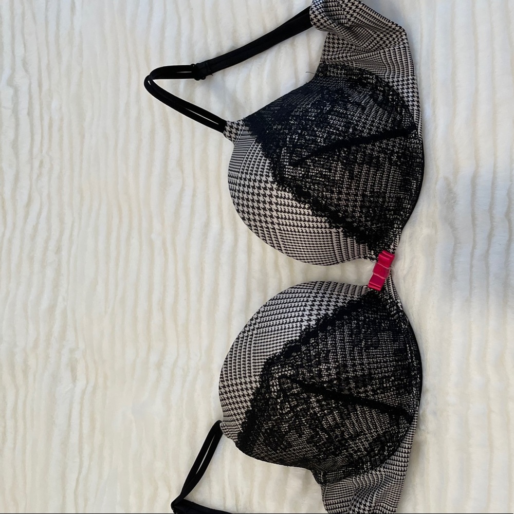 Victoria secret bra 34D